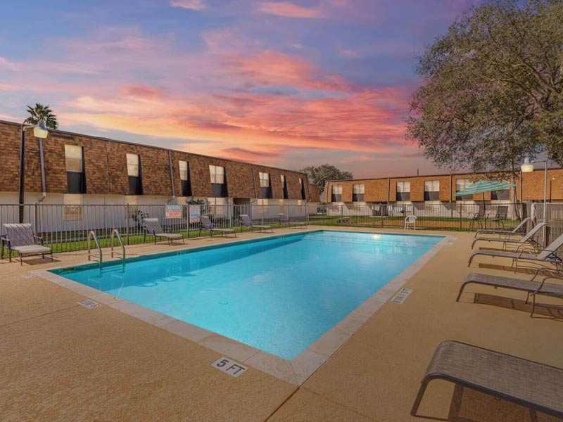 Casa Del Rey Apartments exterior swimming pool